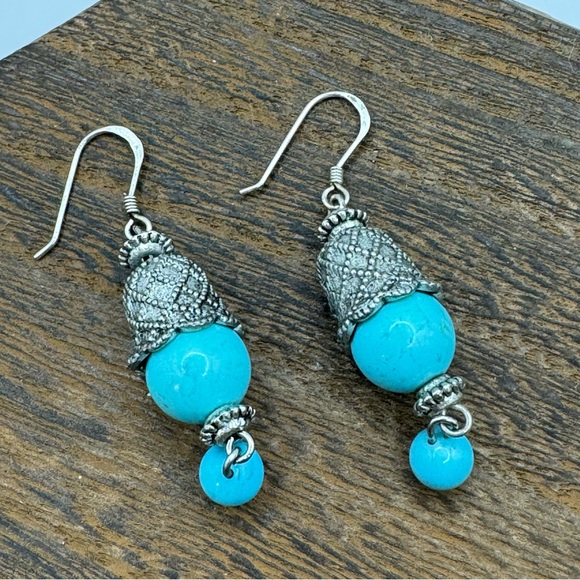 Vintage turquoise and silver ornate bead cap dangle earrings - Picture 2 of 9